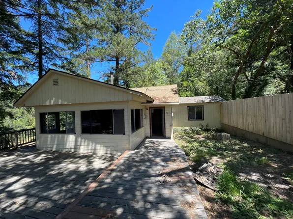 380 Willow Ave, Redway, CA 95560