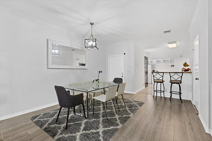 3 bed, 1469 sqft, $3,600 — Photo 3