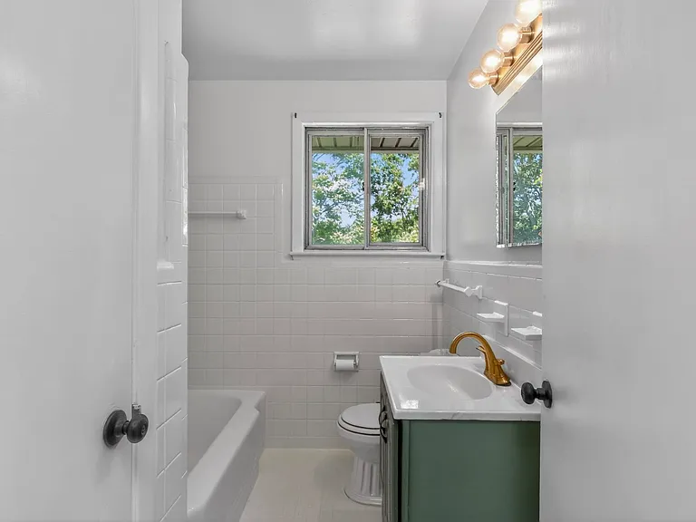 218 Cumberland Cir #1 — Photo 13
