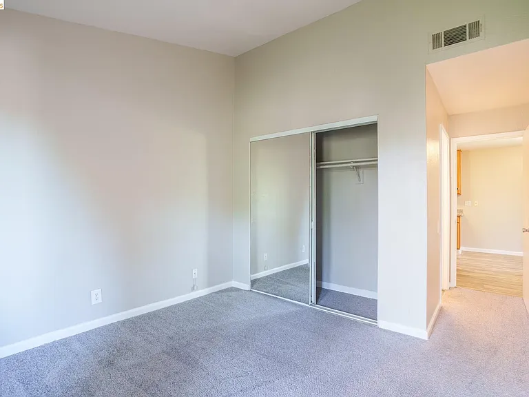 2005 San Jose Dr #211 — Photo 34