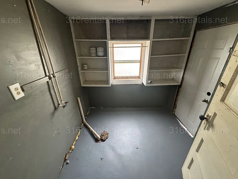 304 SE 5th St — Photo 7