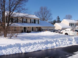 303 Hunt Way Ct, Herndon, VA 20170