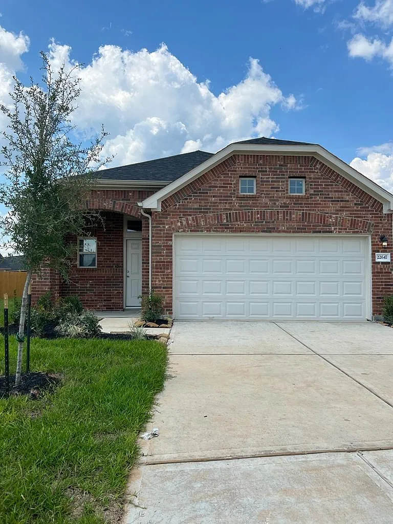 3 bed, 3.0 bath, 1904 sqft, $2,150 — Photo 4