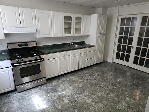 5th image of 729 N Milton Ave