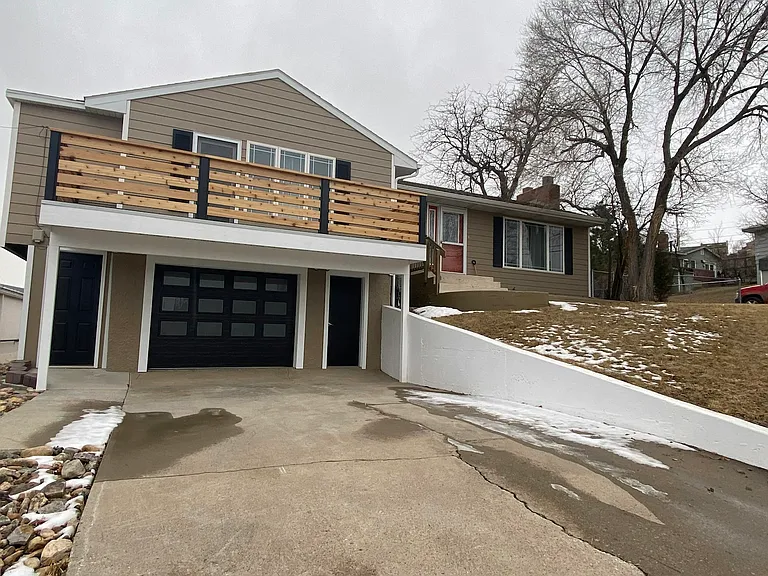 821 Flormann St — Photo 16