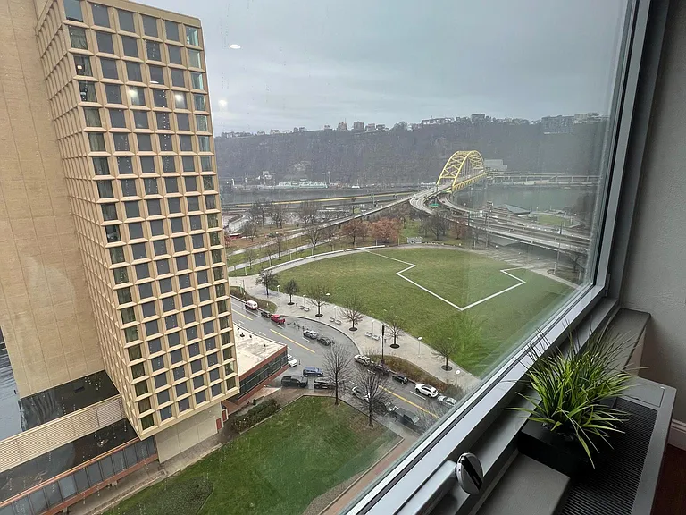 320 Fort Duquesne Blvd #17-O — Photo 6