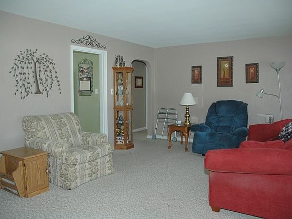 2nd image of 3700 Woodman Dr