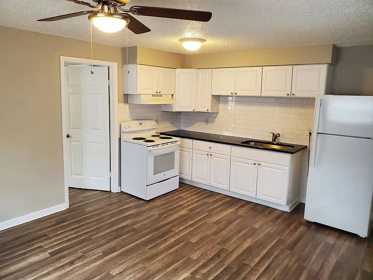 1825 E New York Ave — Photo 11