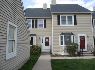 7 Cheltenham Ct, Suffield, CT 06078