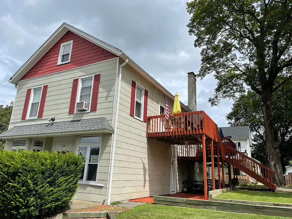 Exterior - Unit located 1st floor rear