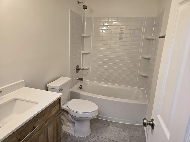 308 Pearson St N — Photo 10