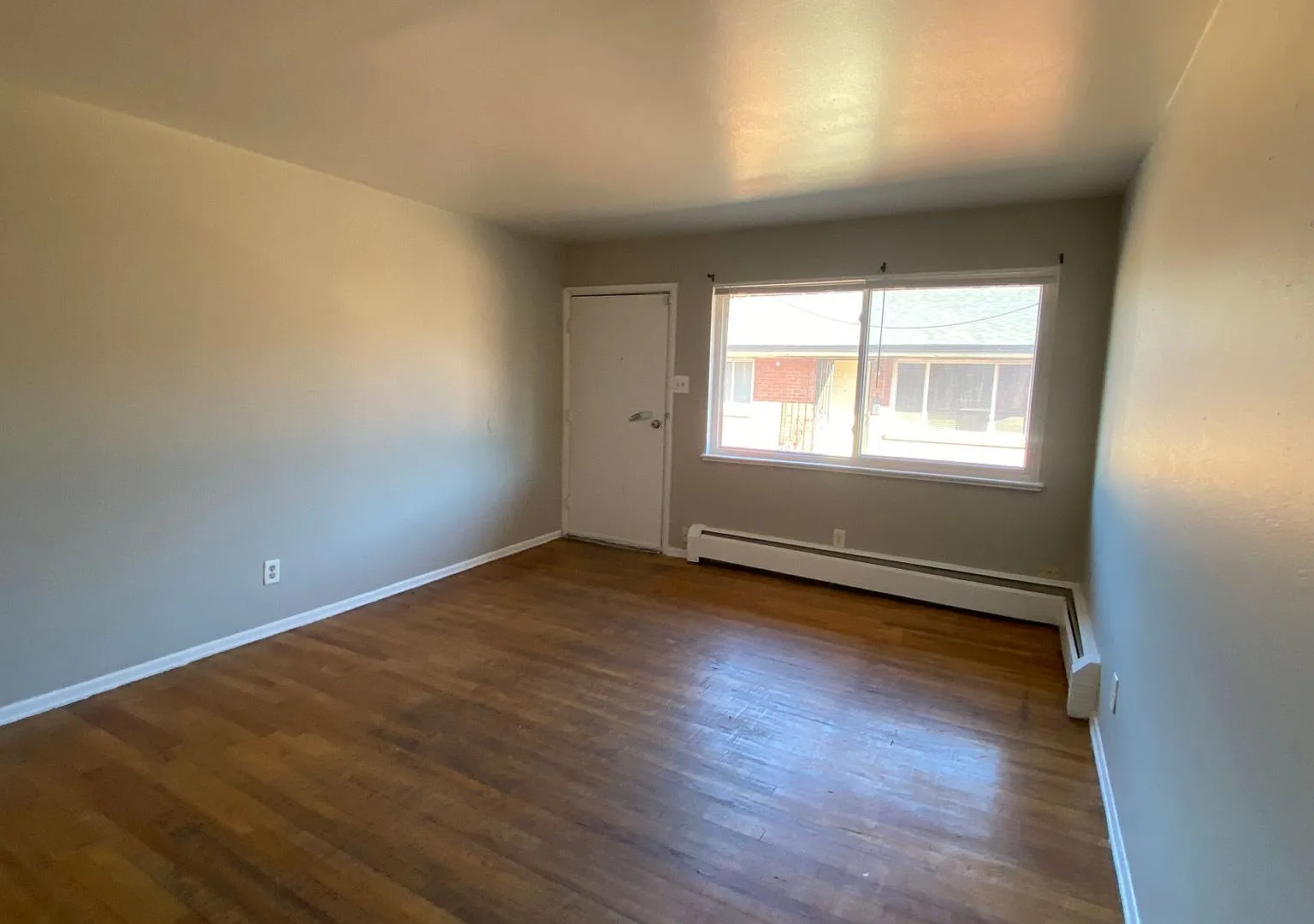 3 Bedroom 1 Bathroom Aurora Apartment Available Now **Special** — Photo 2