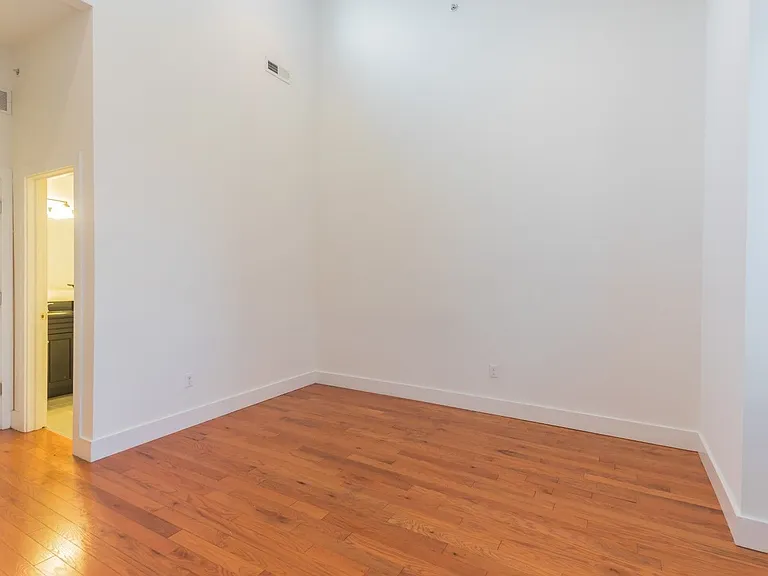 1535 Ogden St — Photo 13