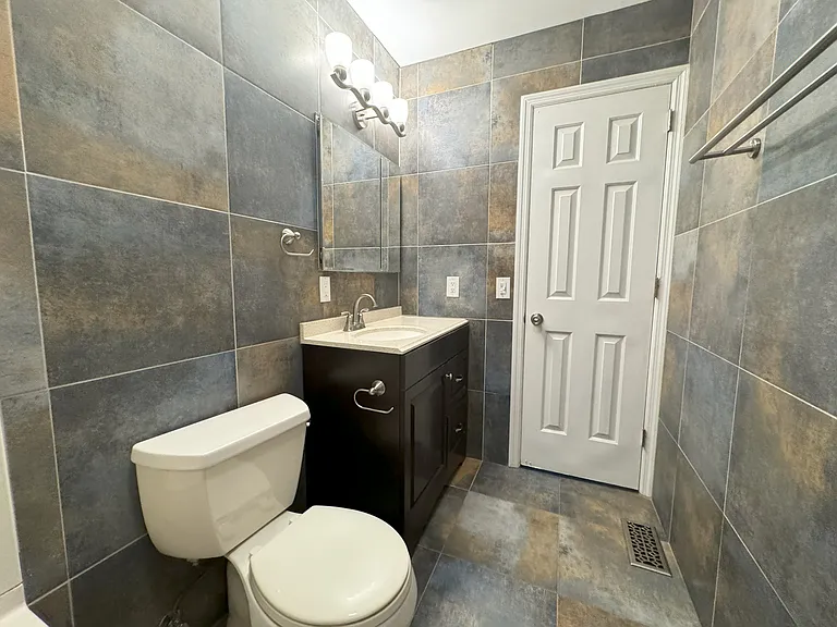 724 Due West Ave N #I — Photo 25