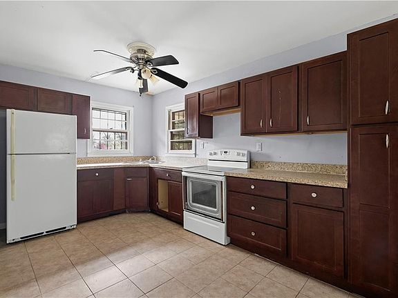 5th image of 2667 Altaview Dr SE