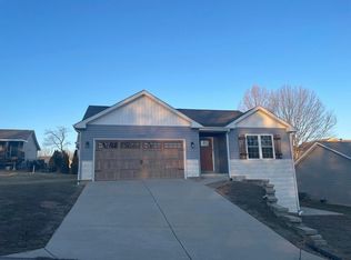 31502 Hillside Dr, Foristell, MO 63348