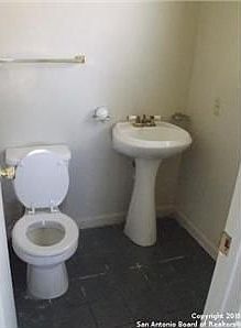 3rd image of 12601 Northledge Dr