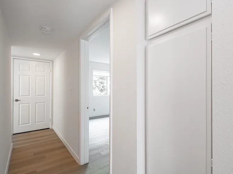 1169 Rosedale Ave #208 — Photo 8