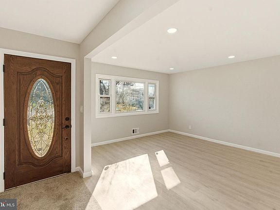 2nd image of 102 Dawn Dr