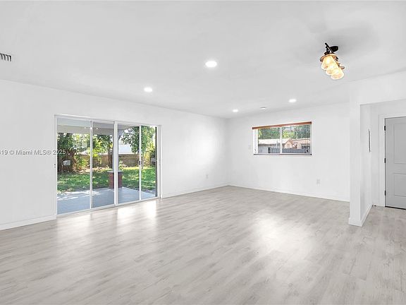 5th image of 18020 NW 25th Ct