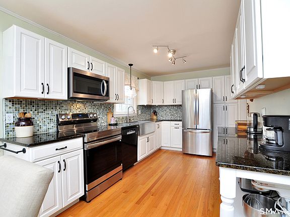 3rd image of 15 Stillman Road