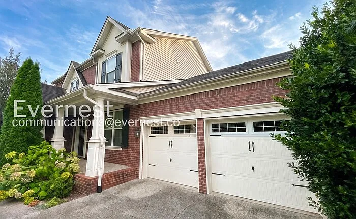 4 bed, 3.5 bath, 4200 sqft, $4,695 — Photo 2