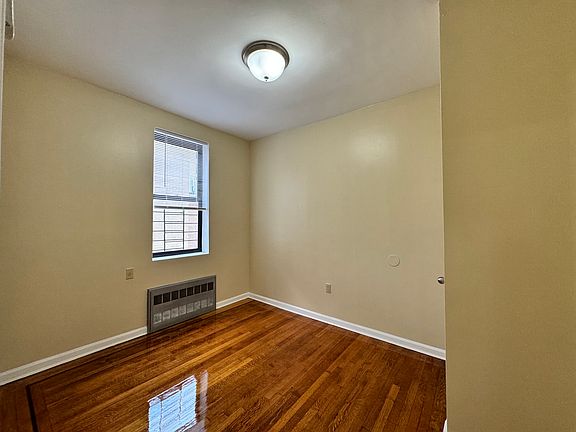 4th image of 95-21 153rd St #48