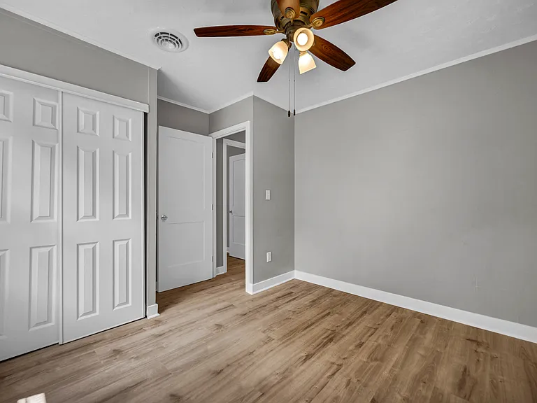 1503 Augusta St — Photo 12