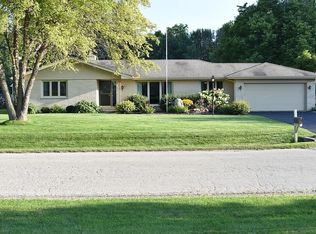 721 Kentwood Dr, Racine, WI 53402