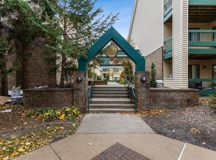 7618 York Ave S APT 1219, Edina, MN 55435
