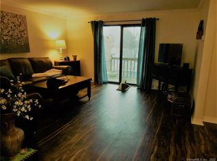 95 Spring Ln #95, Suffield, CT 06078