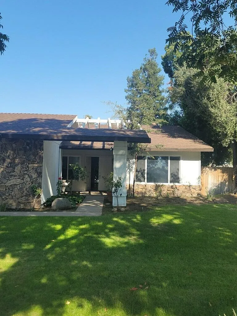 230 W Paul Ave photo 1