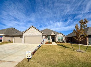 2909 Summit Hollow Dr, Norman, OK 73071