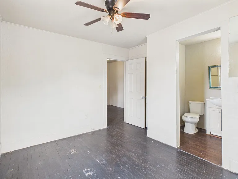 913 S Louisiana St #B — Photo 15