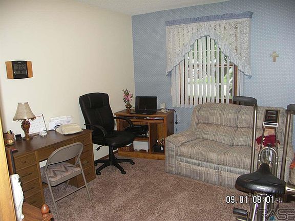 4th image of 1108 N Carol St