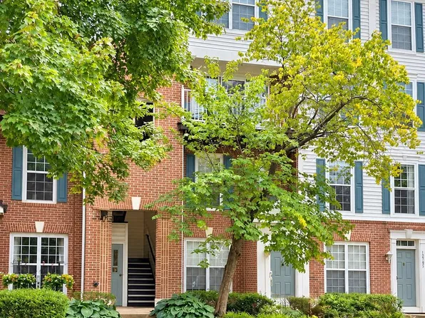 12779 Fair Crest Ct APT 101, Fairfax, VA 22033