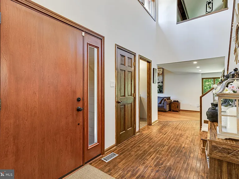 8150 Plowden Dr — Photo 28