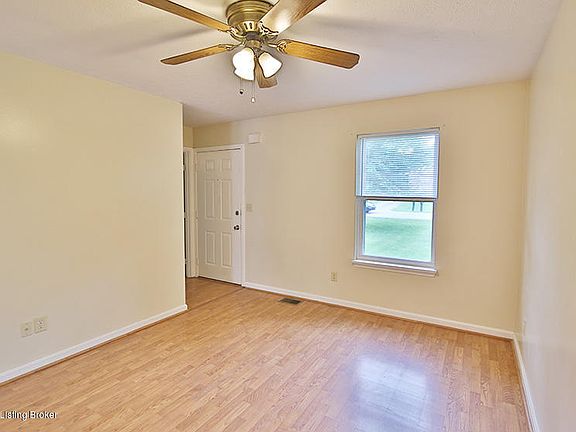 4th image of 111 Dogwood Dr