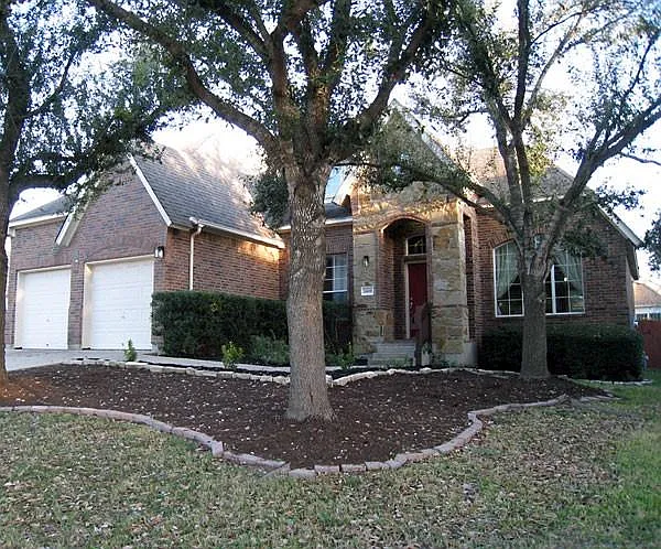 2406 Beeleigh Ct — Photo 1