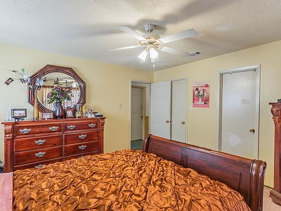 3rd image of 1824 S Goodnight Trl