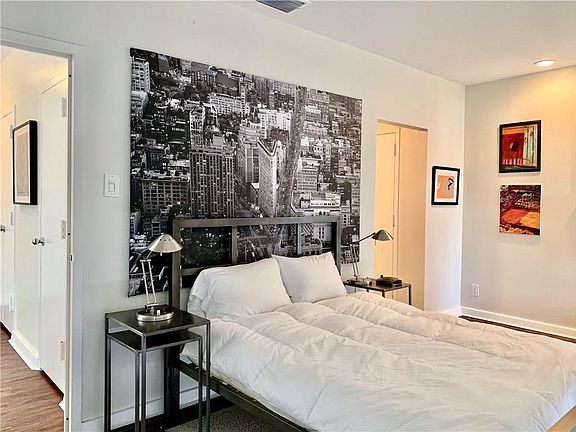 2nd image of 6211 W Northwest Hwy APT G109