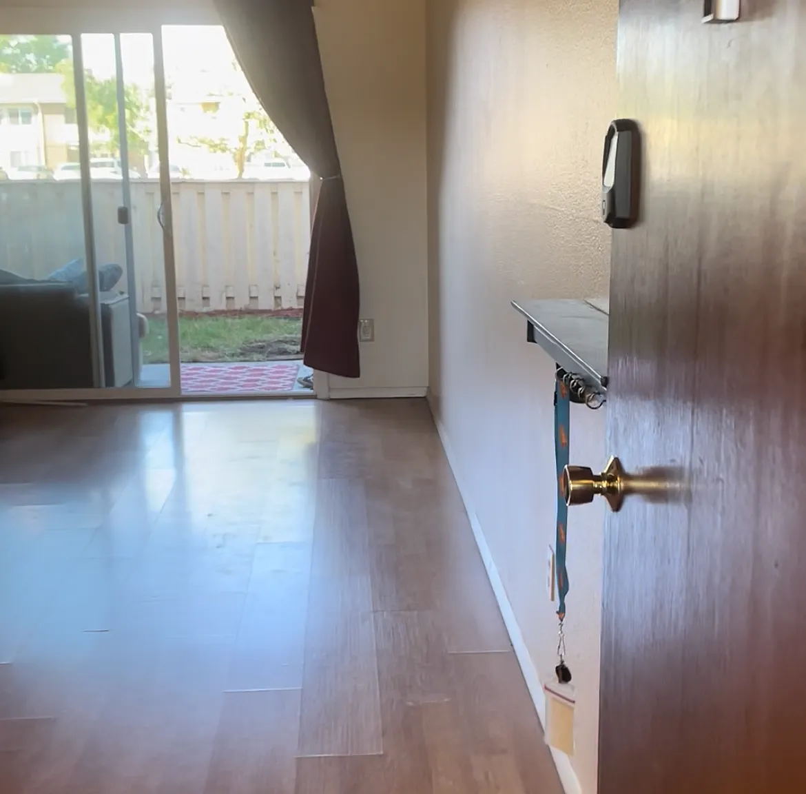 2 bed, 897 sqft, $2,000 — Photo 2