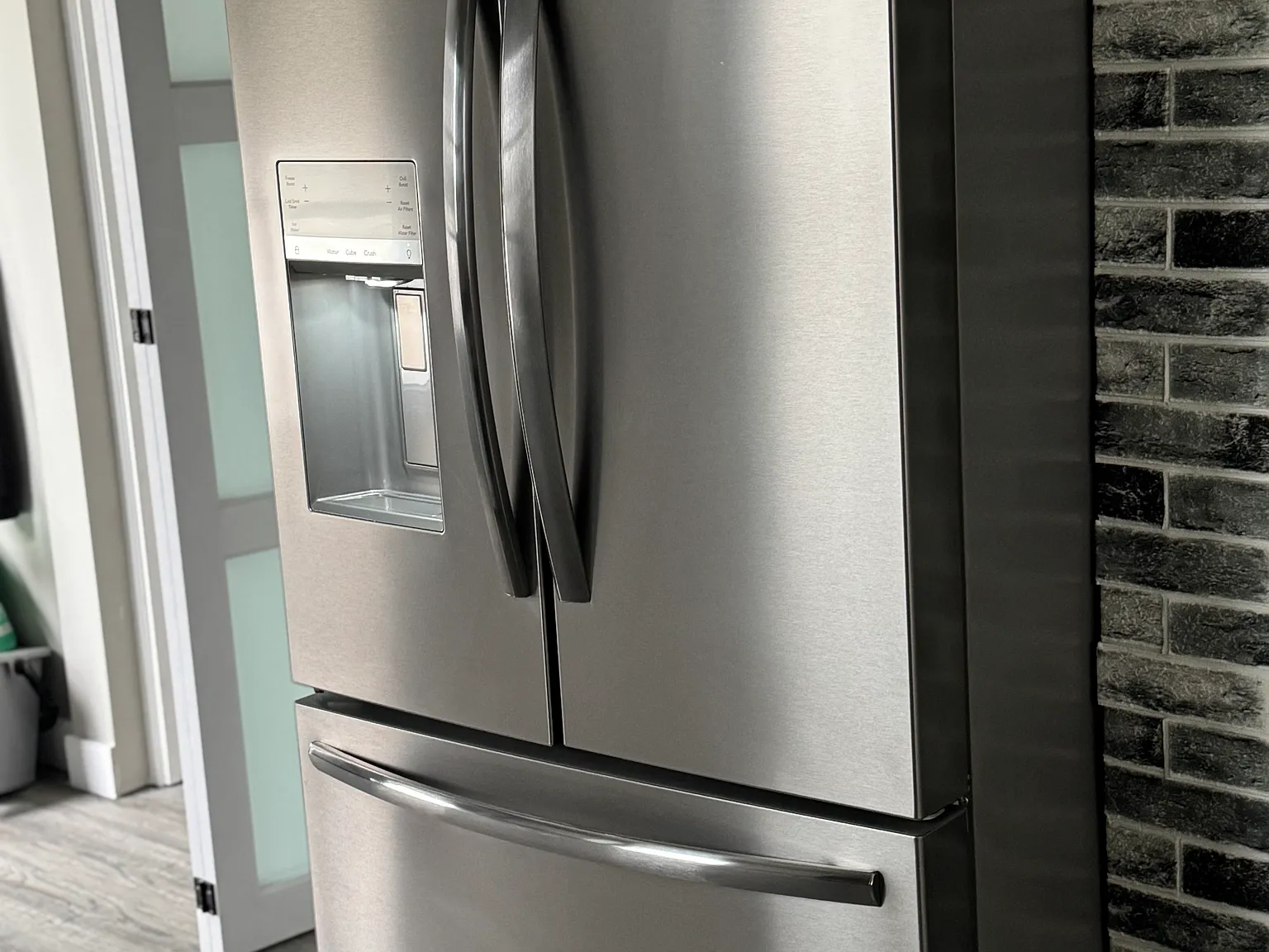 2 bed, 690 sqft, $1,300 — Photo 4