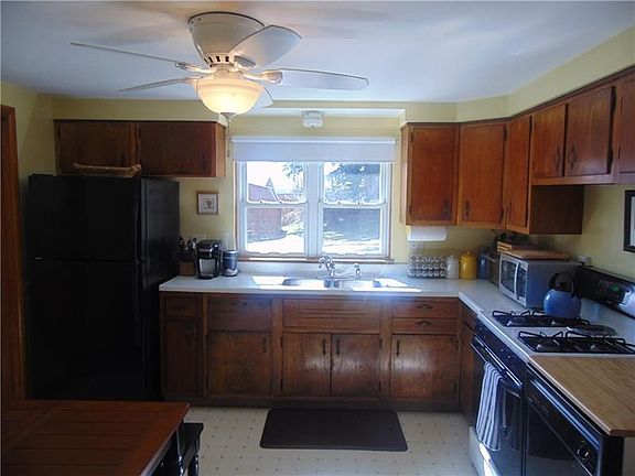 3rd image of 522 John Edward Ln