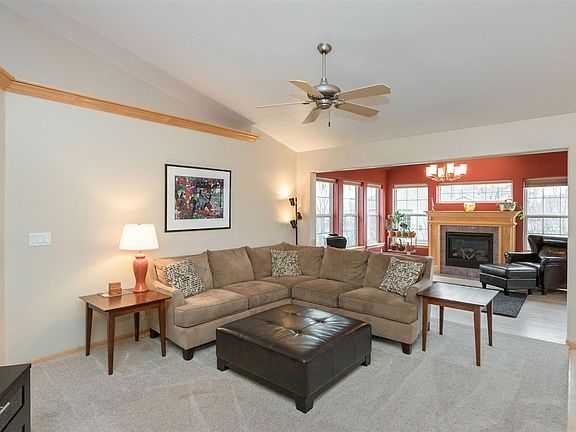 2nd image of 2126 Glen Oaks Dr