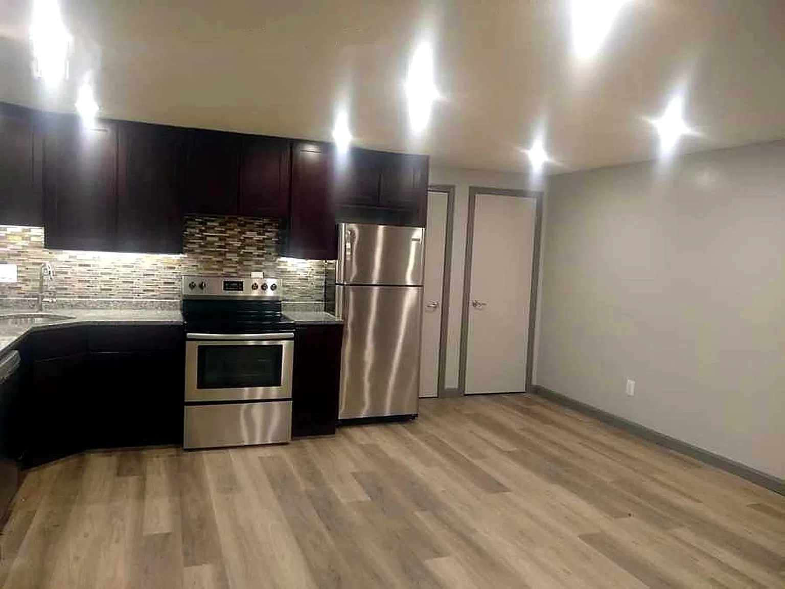 1 bed, 650 sqft, $1,400 — Photo 2