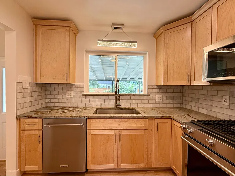 1415 S Jackson St — Photo 9