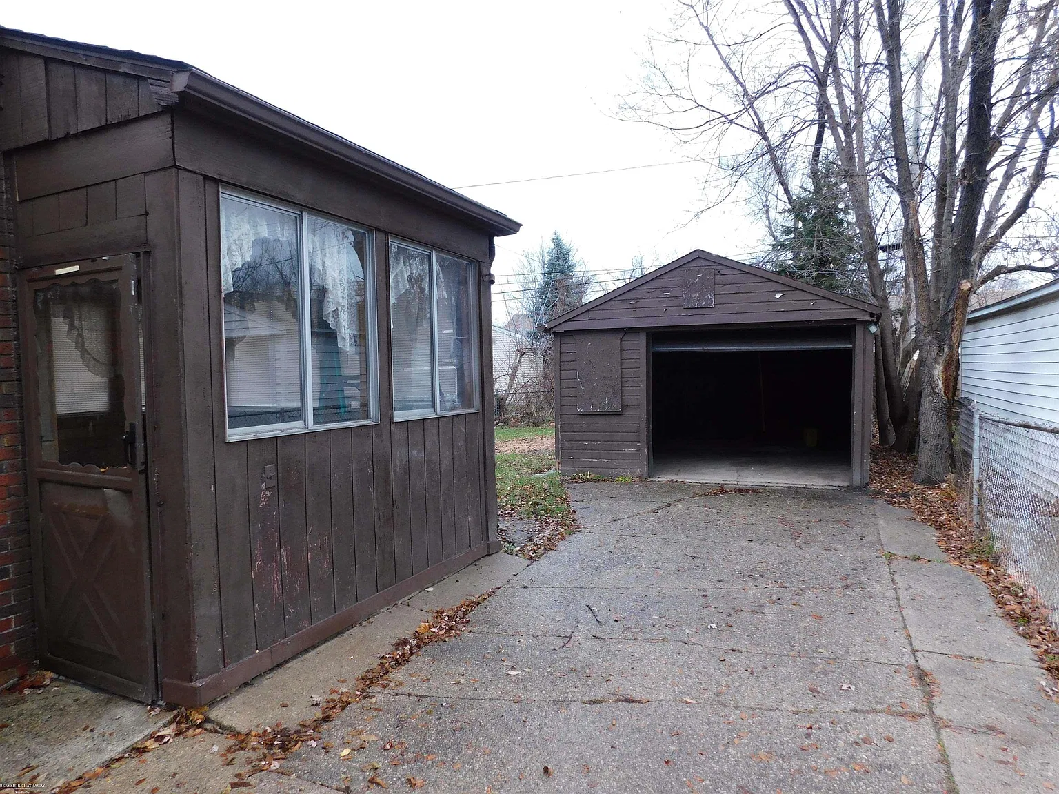 3 bed, 1.0 bath, 720 sqft, $1,350 — Photo 4