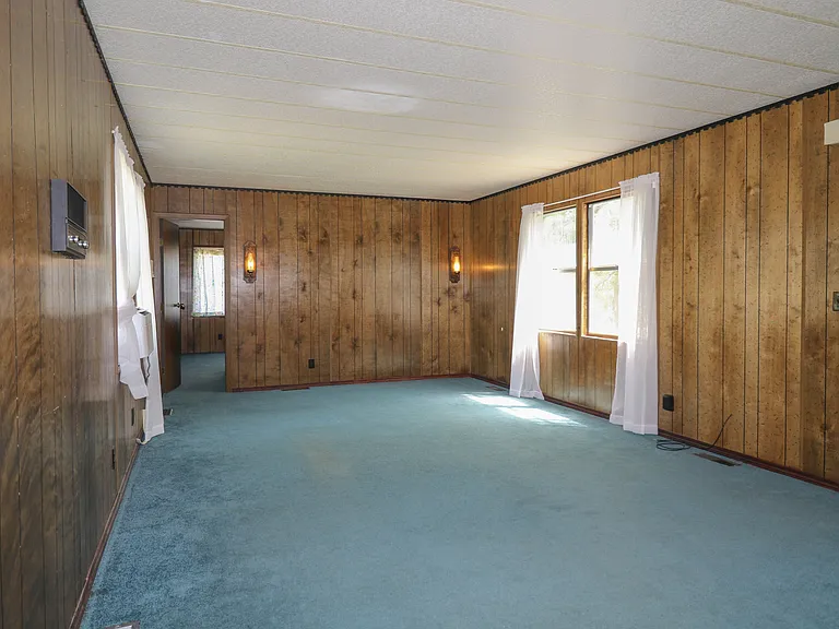 115 Geola St — Photo 5