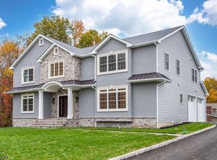 20 West Dr, Fairfield Twp., NJ 07004